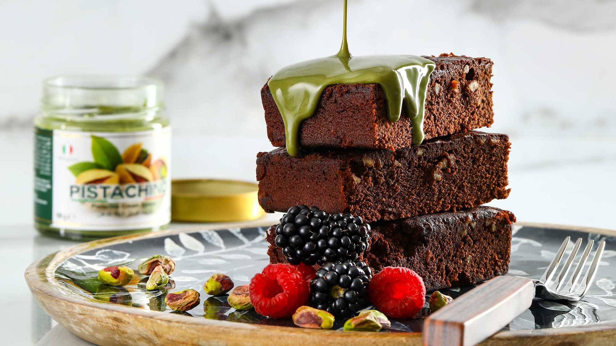 brownie-with-pistachio-spread-topping-home-page-image